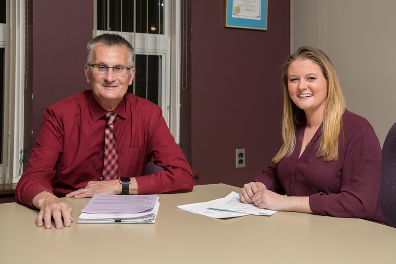 City of Newark Mayor Jerry Clifton (left) and College of Engineering student Robyn O’Halloran, who is an active member of the Newark Advisory Commission on environmental issues.