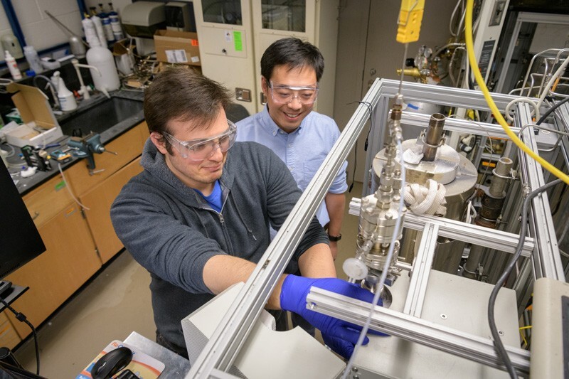 UD Prof. Bingjun Xu and doctoral student Casper Brady