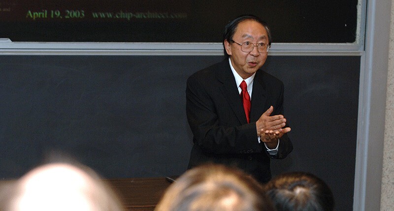 Prof. Guang Gao presents a lecture in Kirkbride Hall in 2005.