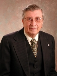 Karl W. Böer, the founding director of the University of Delaware’s Institute of Energy Conversion.